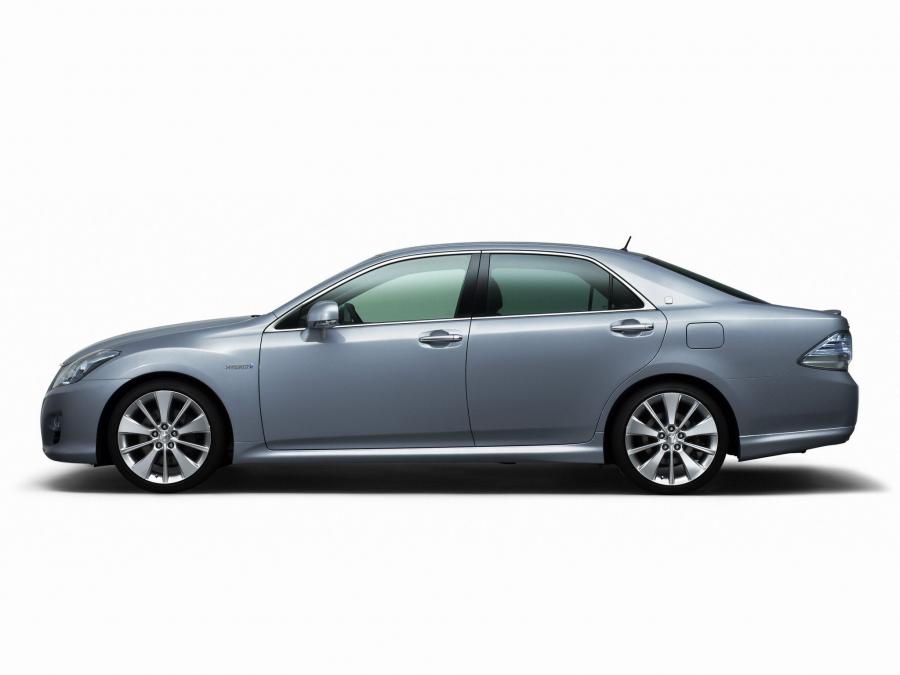  Toyota Crown Hybrid Concept 2007 года  (фото 9 из 17)